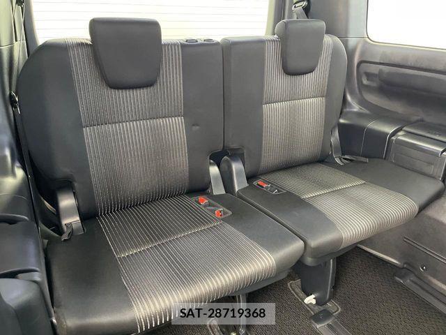 Toyota VOXY 2017-11 8564039-8