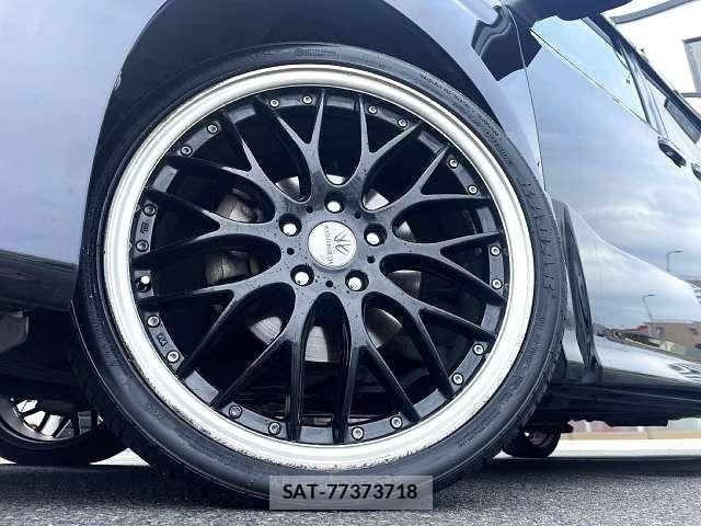 Toyota VOXY 2014-08 8564051-3