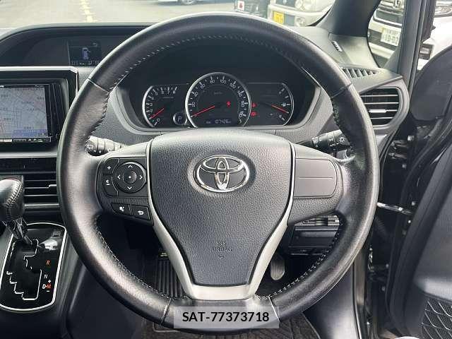 Toyota VOXY 2014-08 8564051-4