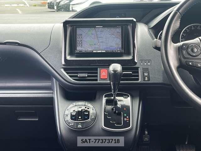 Toyota VOXY 2014-08 8564051-5