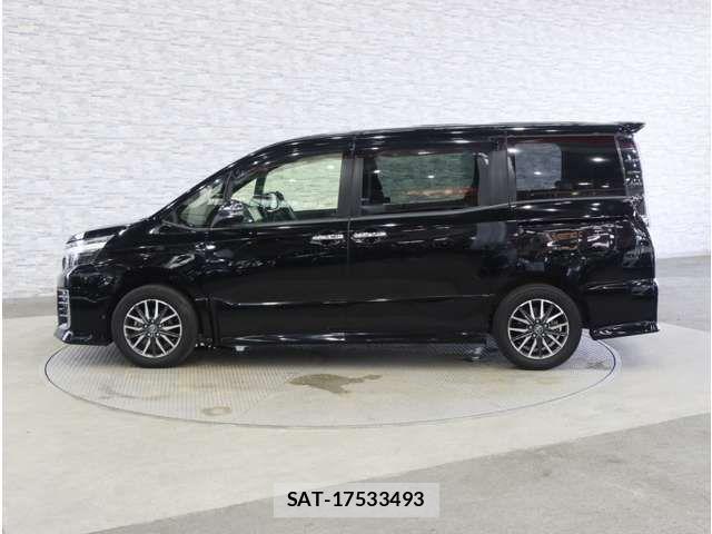 Toyota VOXY 2016-12 8564046-11