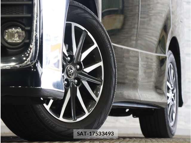 Toyota VOXY 2016-12 8564046-17