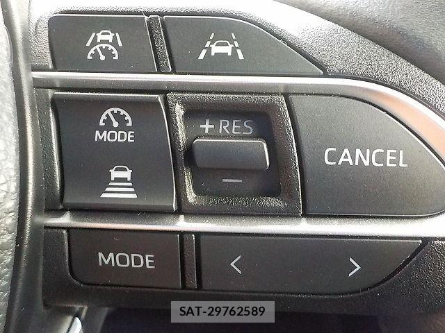 Toyota VOXY 2022-01 8564025-16
