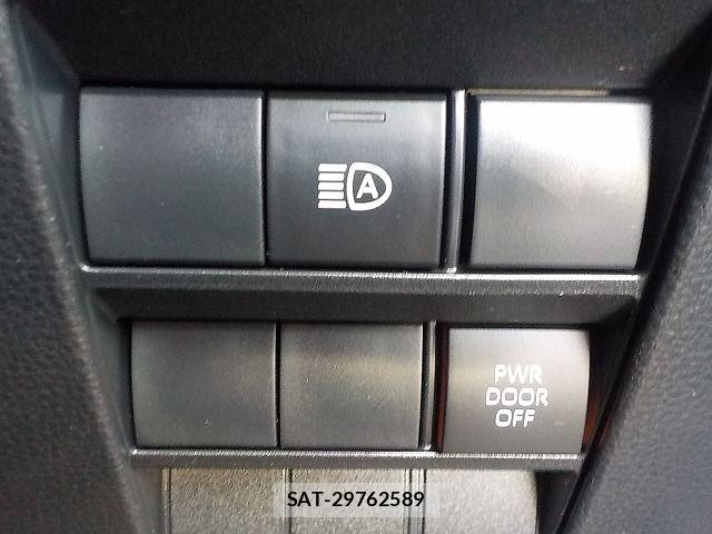 Toyota VOXY 2022-01 8564025-17