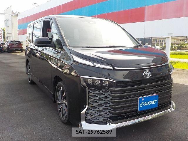 Toyota VOXY 2022-01 8564025-4