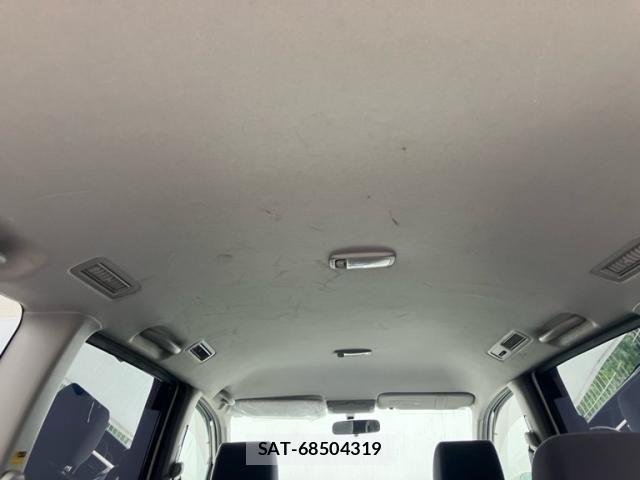Toyota VOXY 2004-11 8564055-10