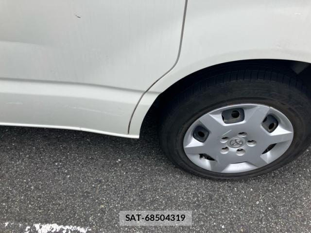 Toyota VOXY 2004-11 8564055-4