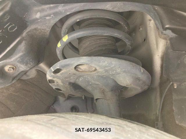 Toyota VOXY 2016-04 8564037-19