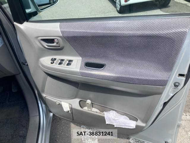 Toyota VOXY 2002-06 8564056-4