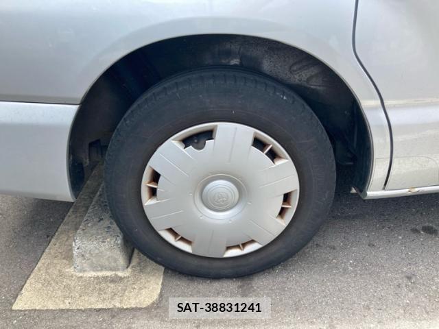 Toyota VOXY 2002-06 8564056-8