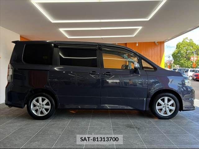 Toyota VOXY 2008-02 8564057-11