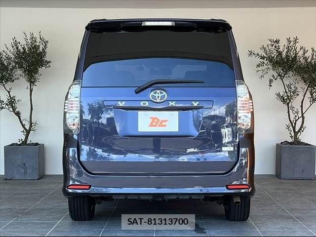Toyota VOXY 2008-02 8564057-13