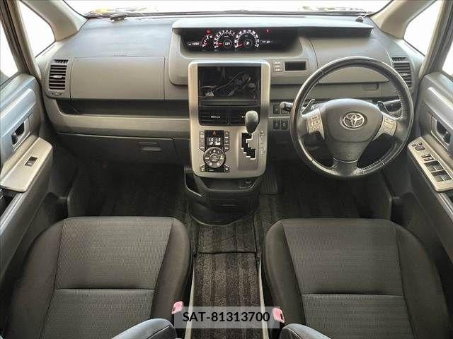Toyota VOXY 2008-02 8564057-1