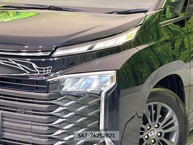 Toyota VOXY 2023-09 8564022-12