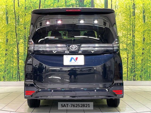 Toyota VOXY 2023-09 8564022-15
