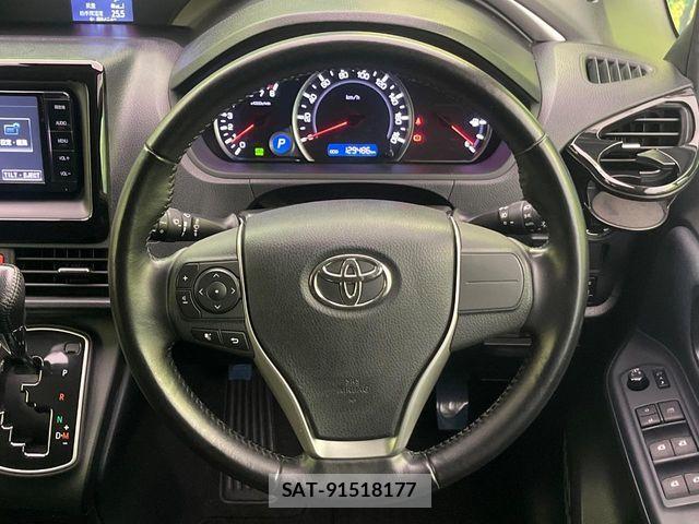 Toyota VOXY 2016-05 8564050-11