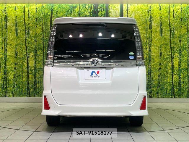 Toyota VOXY 2016-05 8564050-15