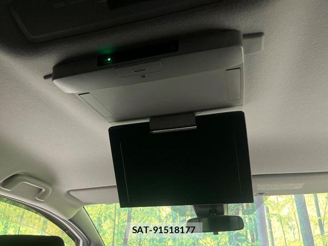 Toyota VOXY 2016-05 8564050-2
