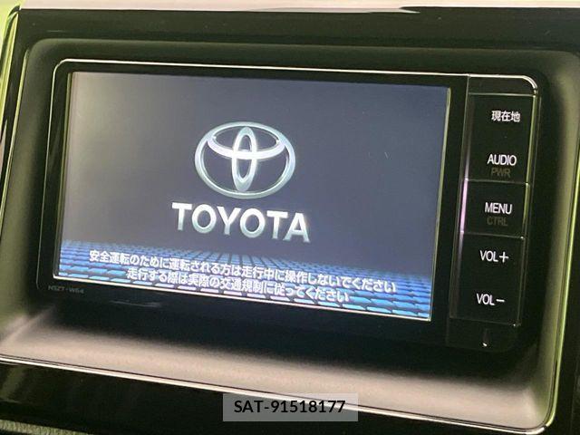 Toyota VOXY 2016-05 8564050-3