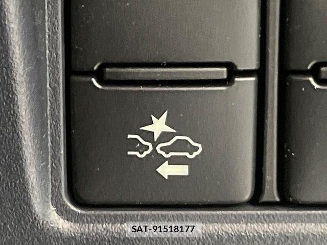 Toyota VOXY 2016-05 8564050-5