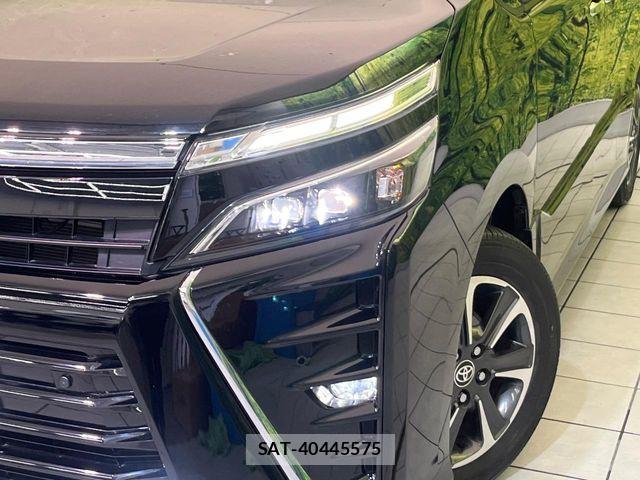 Toyota VOXY 2021-08 8564030-12