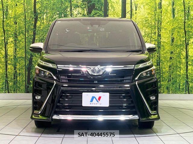 Toyota VOXY 2021-08 8564030-14