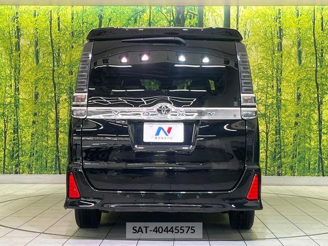 Toyota VOXY 2021-08 8564030-15