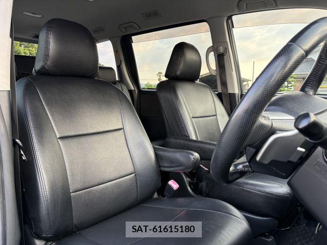 Toyota VOXY 2011-01 8564053-11