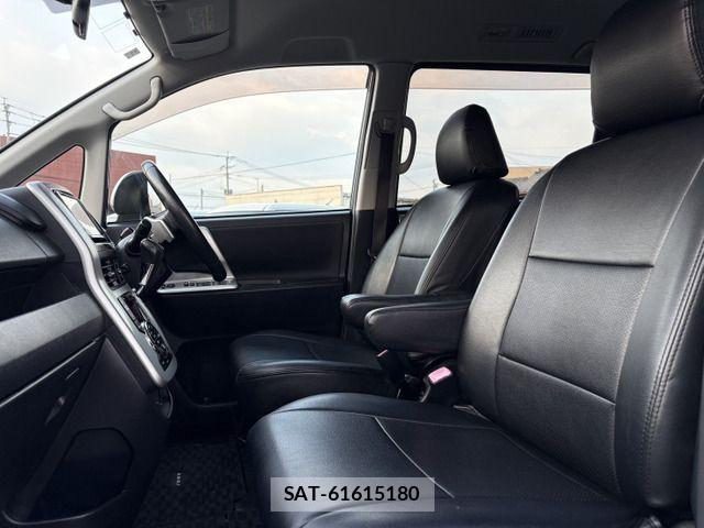 Toyota VOXY 2011-01 8564053-12