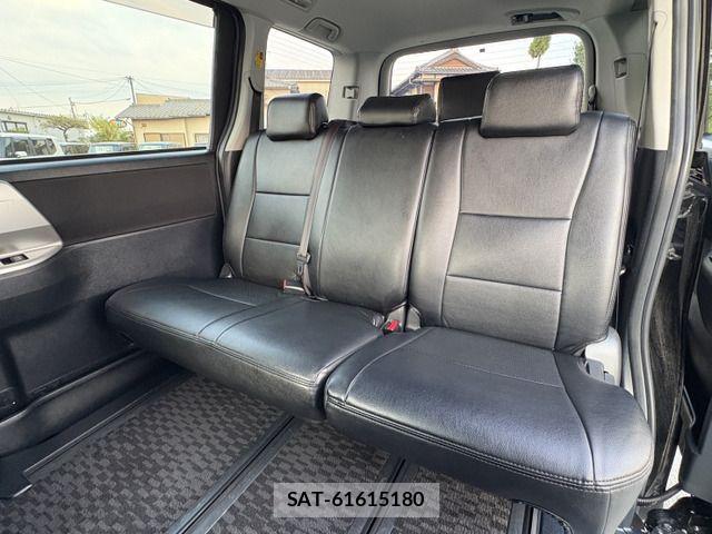Toyota VOXY 2011-01 8564053-13