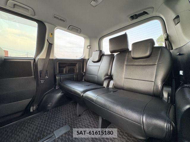 Toyota VOXY 2011-01 8564053-16