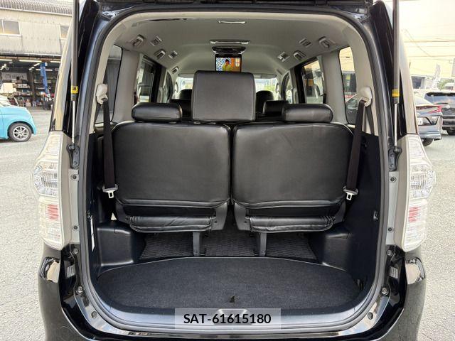 Toyota VOXY 2011-01 8564053-17