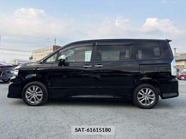 Toyota VOXY 2011-01 8564053-4