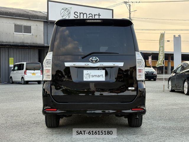 Toyota VOXY 2011-01 8564053-7