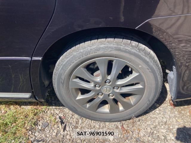 Toyota VOXY 2013-11 8564052-11