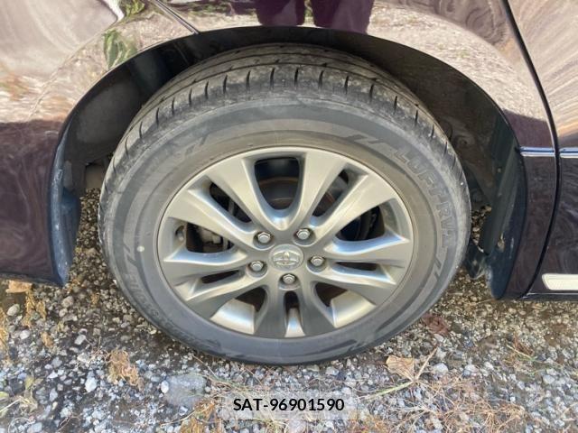 Toyota VOXY 2013-11 8564052-12