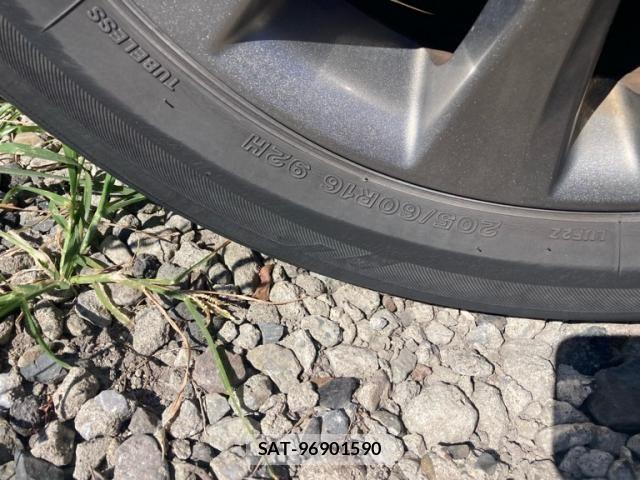 Toyota VOXY 2013-11 8564052-13