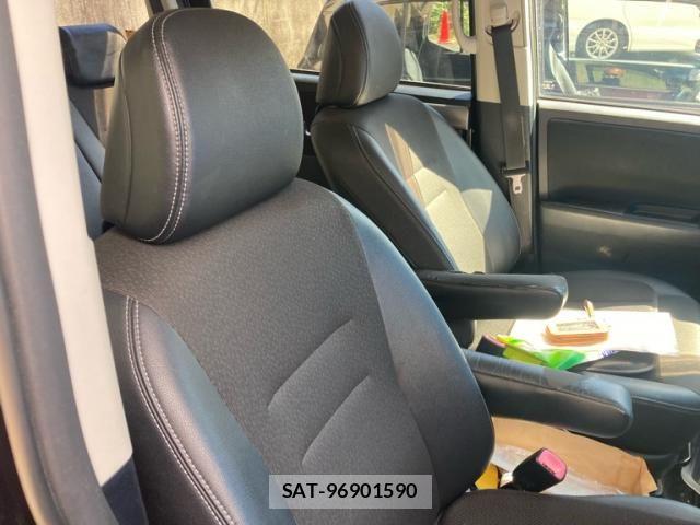 Toyota VOXY 2013-11 8564052-15