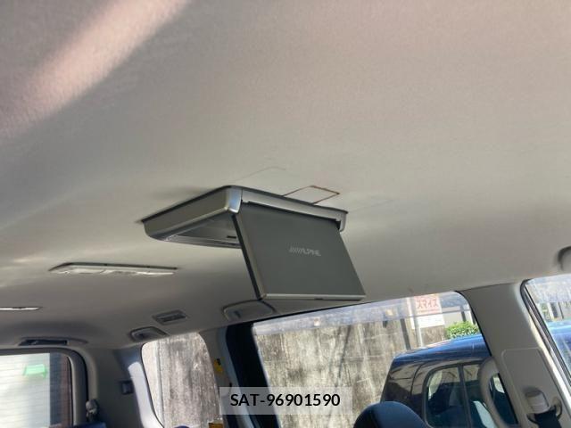 Toyota VOXY 2013-11 8564052-17