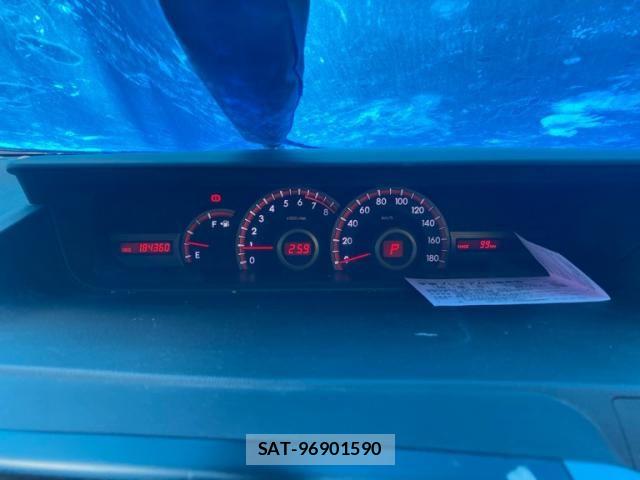 Toyota VOXY 2013-11 8564052-22