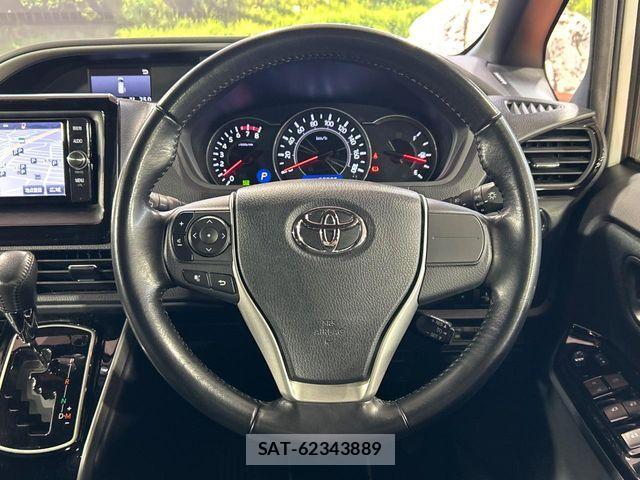 Toyota VOXY 2018-06 8564035-11
