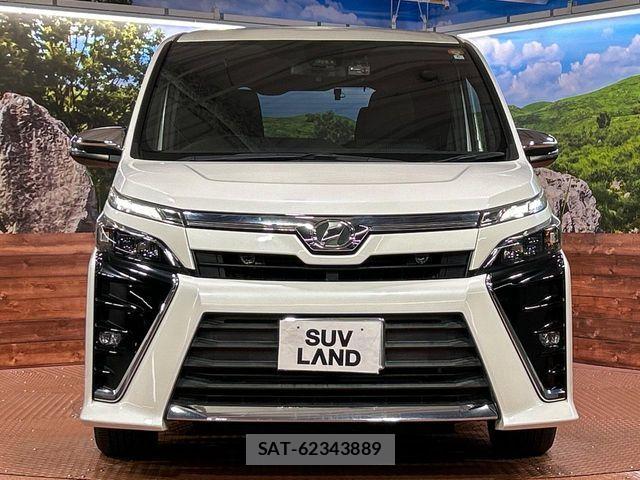 Toyota VOXY 2018-06 8564035-14