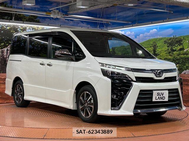 Toyota VOXY 2018-06 8564035-16