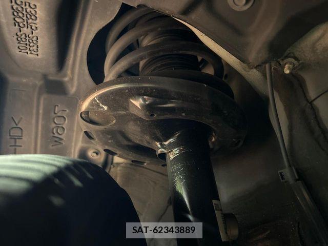 Toyota VOXY 2018-06 8564035-19