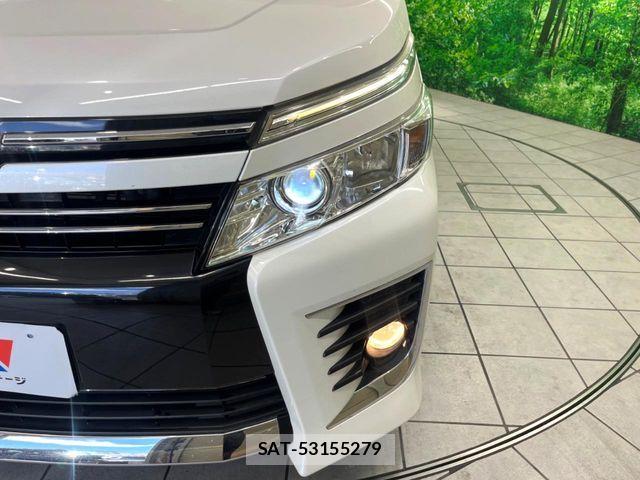 Toyota VOXY 2016-02 8564043-14