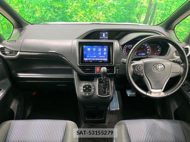 Toyota VOXY 2016-02 8564043-1