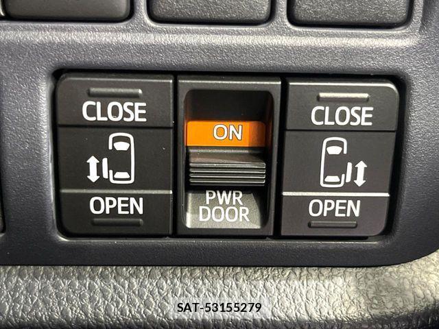 Toyota VOXY 2016-02 8564043-4