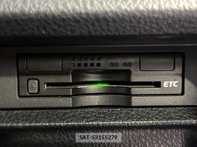 Toyota VOXY 2016-02 8564043-5