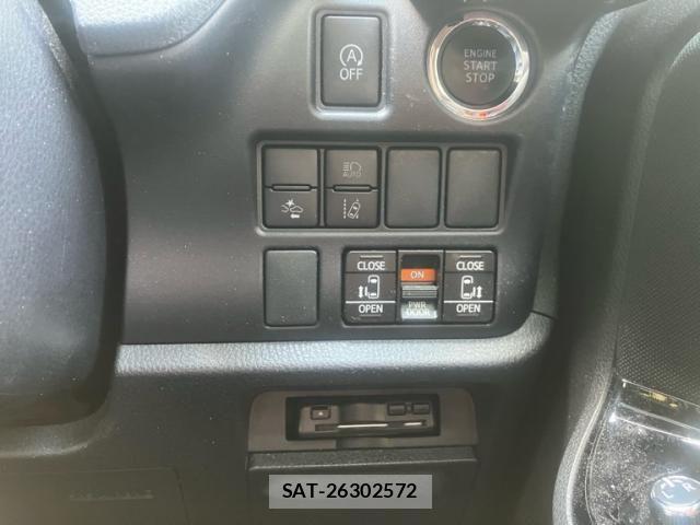 Toyota VOXY 2019-11 8564038-13