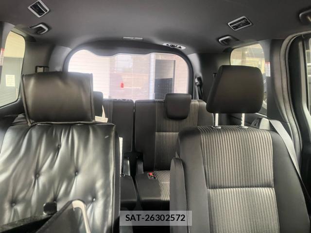 Toyota VOXY 2019-11 8564038-21